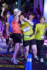 BIB: 4028
                            <button type="button" onclick="openModal(26233555)" class="btn btn-primary btn-sm float-right btn-popup" data-toggle="modal" data-target=".modal-high-quality">
                        <i class="fas fa-shopping-cart"></i> Add to Cart
                    </button>
                                            <button type="button" onclick="isThisMe(26233555, true)" class="btn btn-success btn-sm float-right btn-popup btn-isme hidden" data-toggle="tooltip" data-placement="bottom" title="นี่คือรูปของคุณใช่ไหม คลิกที่นี่เพื่อเอาเข้าอัลบั้ม">
                        <i class="fas fa-plus"></i> Add to album
                    </button>
                    <button type="button" onclick="isThisMe(26233555, false)" class="btn btn-warning btn-sm float-right btn-popup btn-isnotme hidden">
                        <i class="fas fa-ban"></i> Remove from album
                    </button>